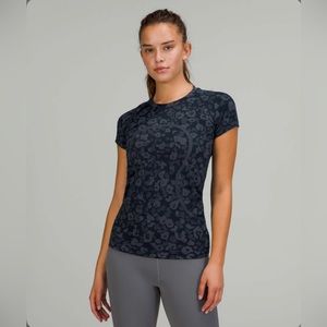 Swiftly Tech Short Sleeve 2.0 - Dappled Floral True Navy / Ocean Air